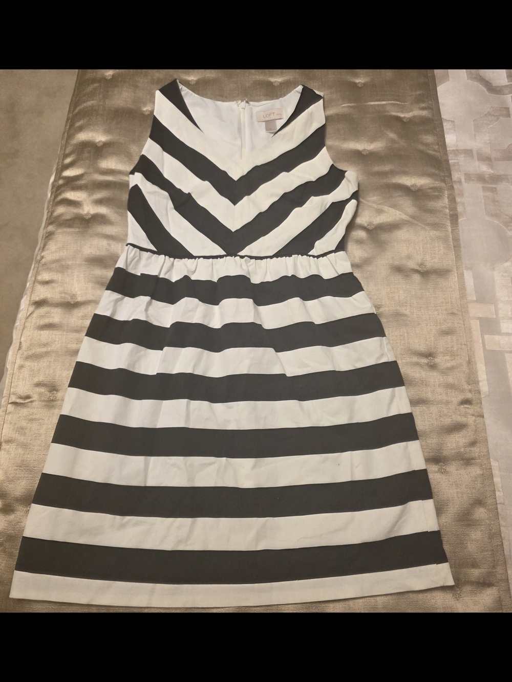 Ann Taylor LOFT V-Neck Black & White Striped Fit & Flare Dress Women's Size 0P